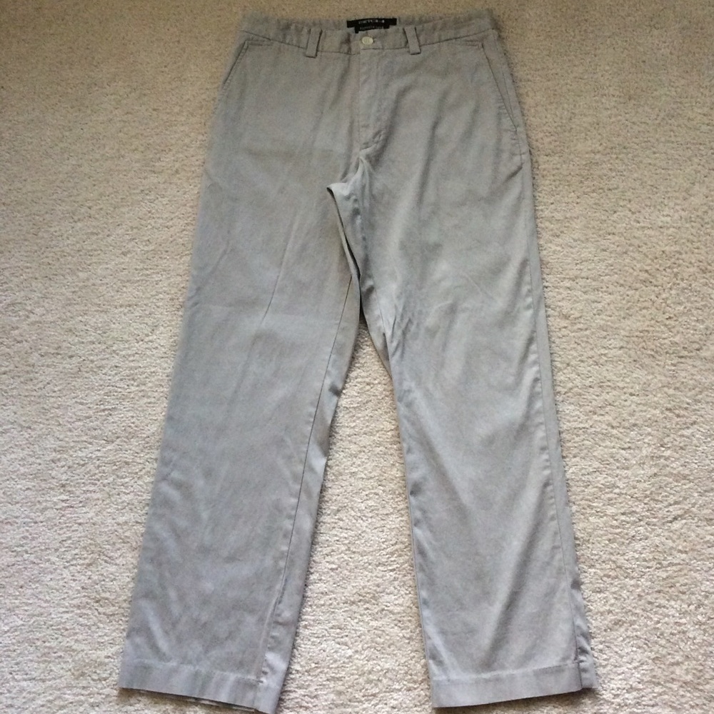Men’s Kenneth Cole pants.